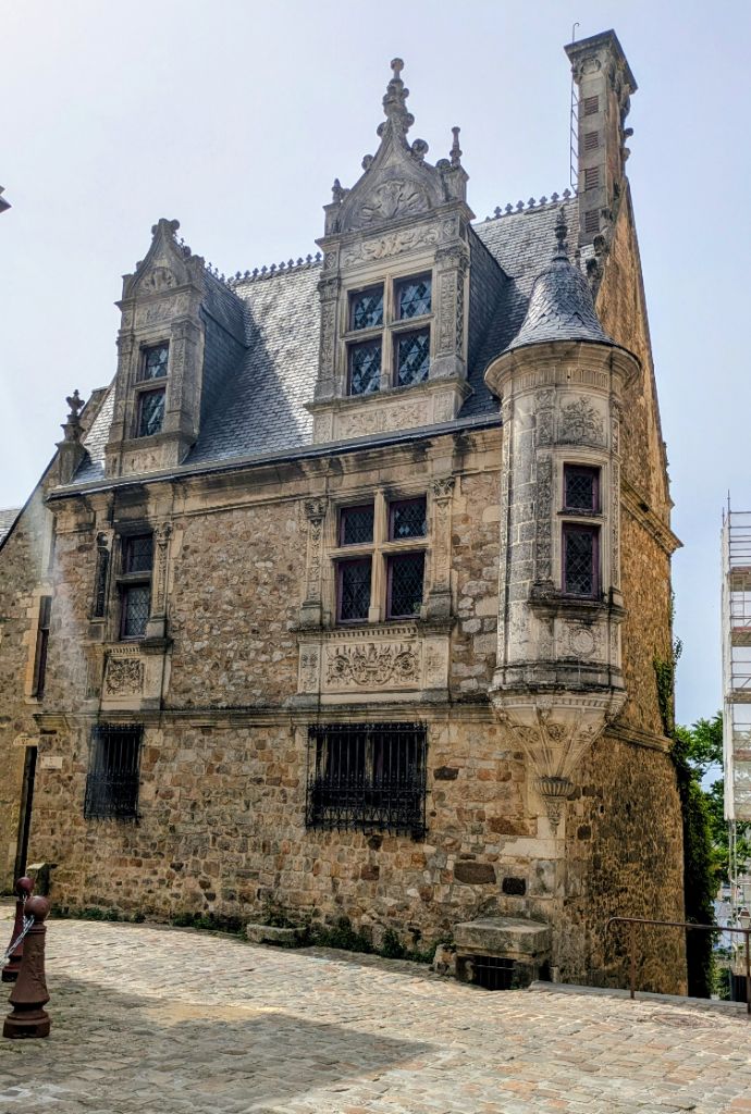 Vieux Mans - Place St Michel